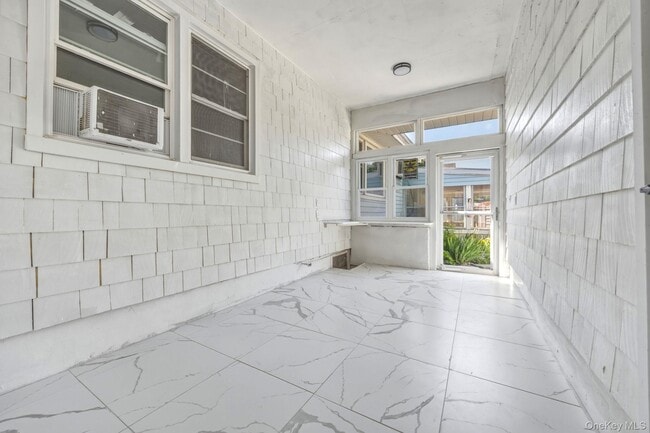 Building Photo - 168 Lenox Ave