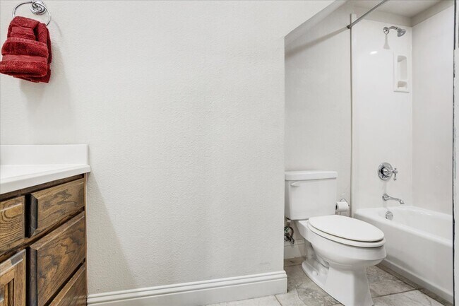 Building Photo - 1258 Greywood Dr