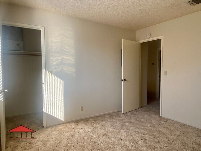 Building Photo - 649 E Ridgecrest Blvd