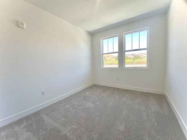 Building Photo - Gorgeous Townhome in Fremont's Niles Neigh...