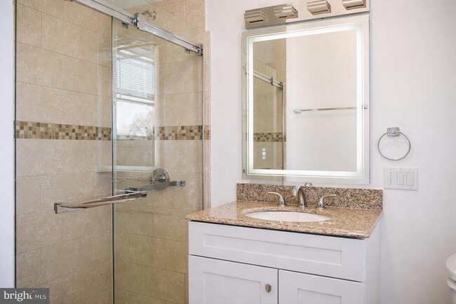 Building Photo - 1605 New Jersey Ave NW