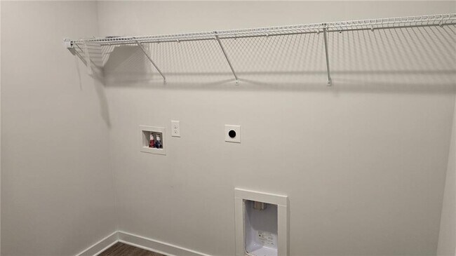 Building Photo - 17 Founders Dr