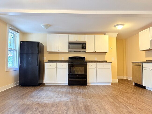 Building Photo - DOWNSTAIRS Charming 4BR Downtown Milford Home Just Steps from the Riverwalk!