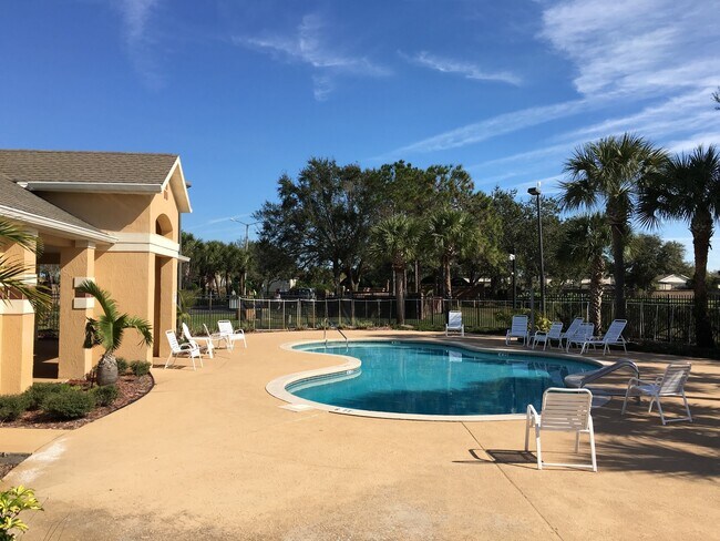 Building Photo - 3/2 Villa Located in Desirable S. Orlando ...