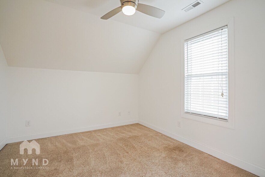 Building Photo - 211 Idlewild Ave