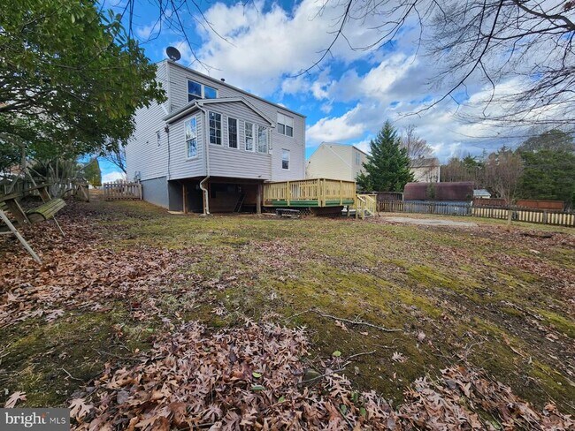 Building Photo - 5625 Reardon Ln