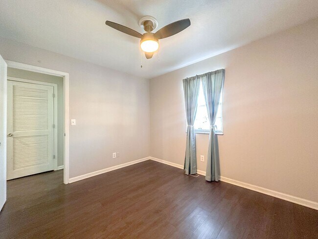 Building Photo - 1326 S Elizabeth St