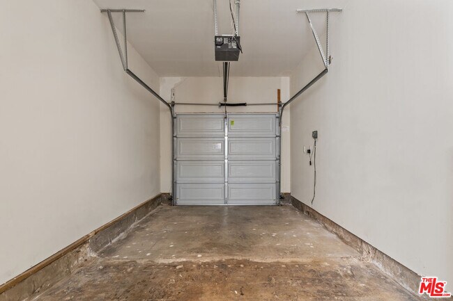 Building Photo - 17332 Bullock St