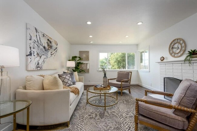 Building Photo - 2209 Hamilton Ave