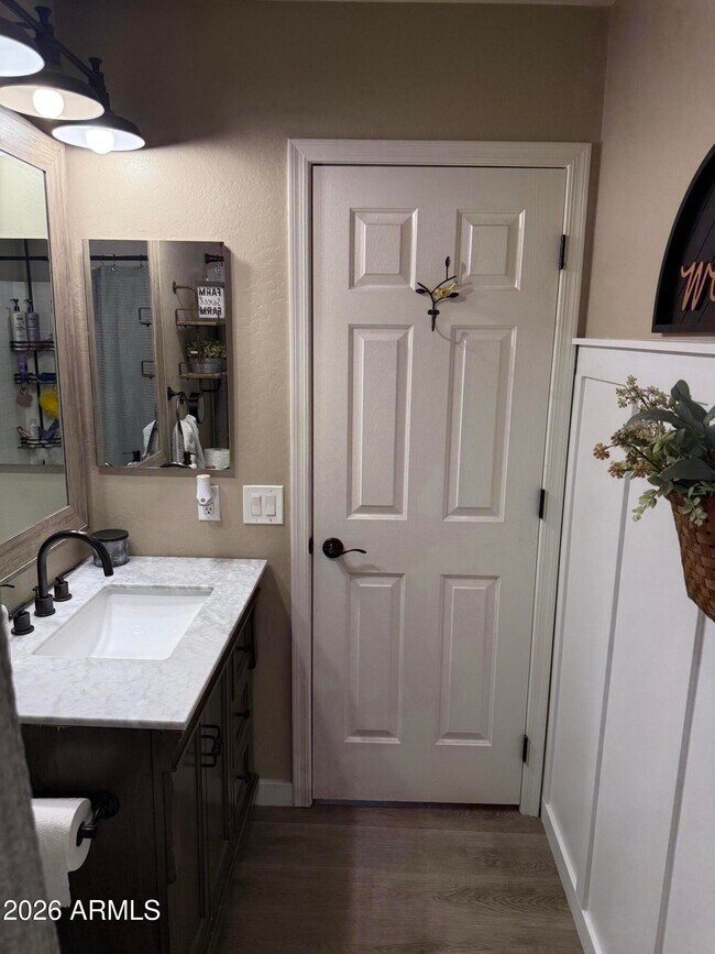 Building Photo - 10962 W Manzanita Dr