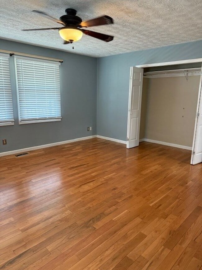 Building Photo - 3 Bedroom / 2.5 Bathroom - Home in Cookeville!