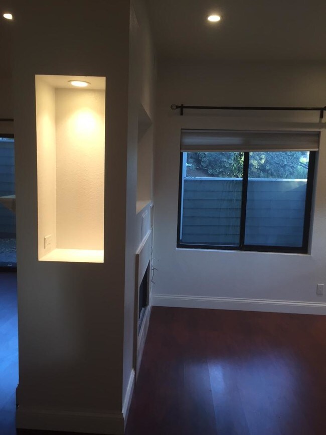 Building Photo - 454 Walker Rd