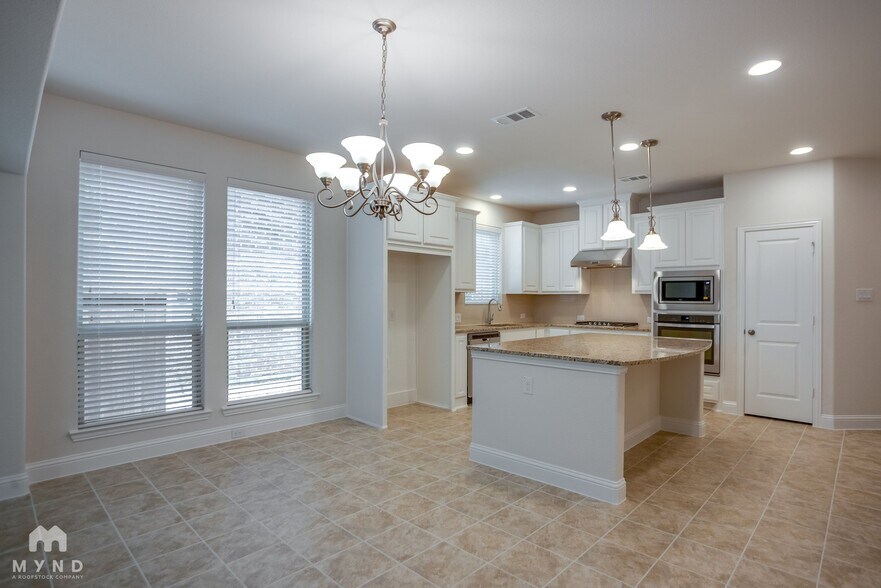 Building Photo - 116 Knight of Realm Blvd