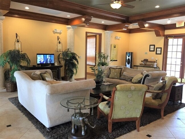 Building Photo - 15065 Michelangelo Blvd