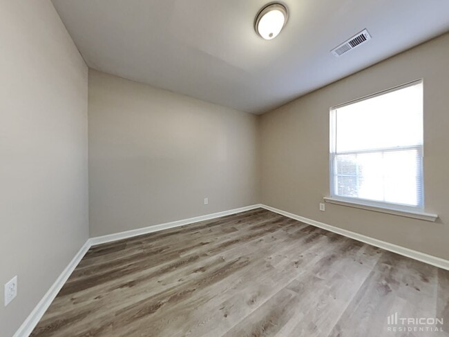 Building Photo - 409 Baneberry Ln