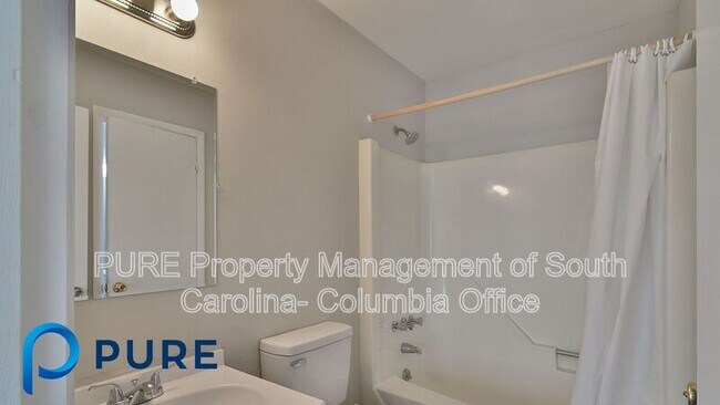 Building Photo - 521 Hickory Hill Dr