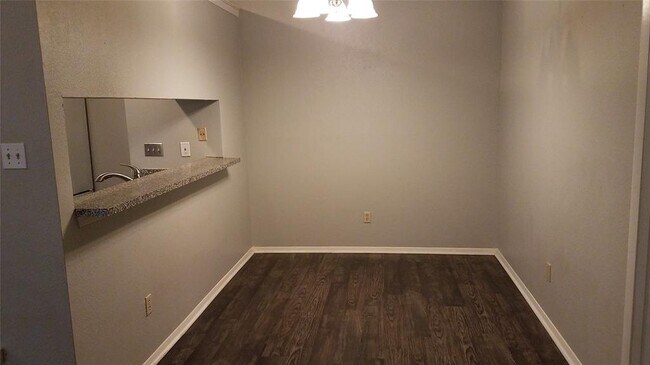 Building Photo - 12206 Alderbrook Dr