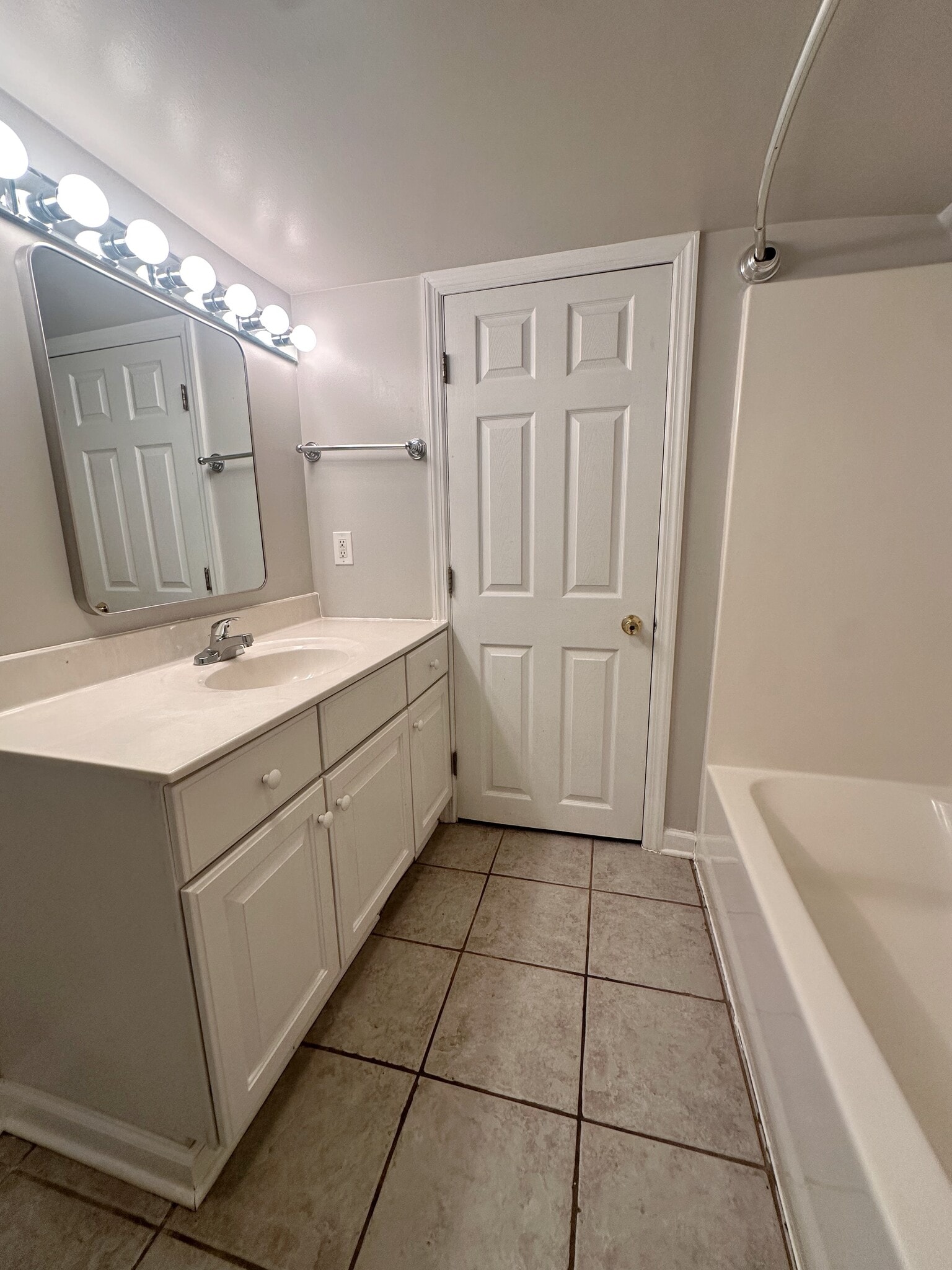 Building Photo - 1016 Bingham St