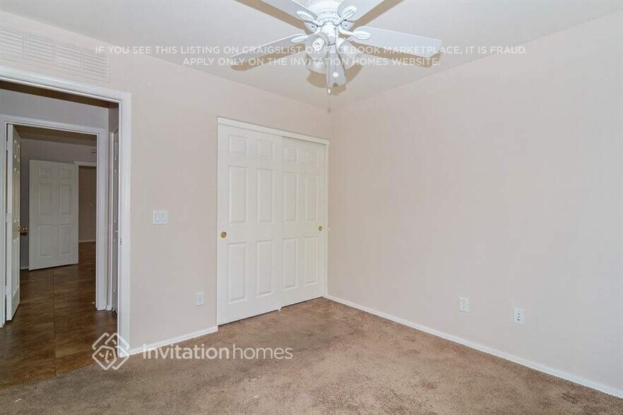 Building Photo - 14816 N 129th Dr