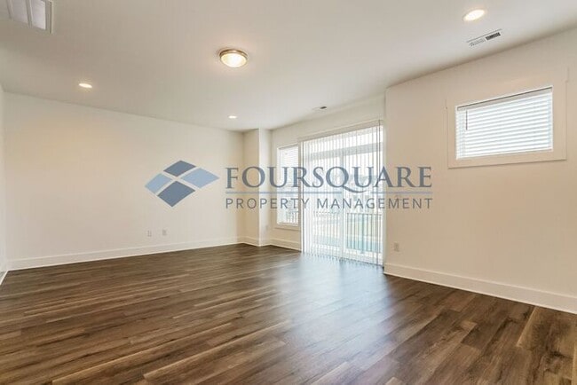 Building Photo - Three- Stories End Unit Town Home | Entry ...