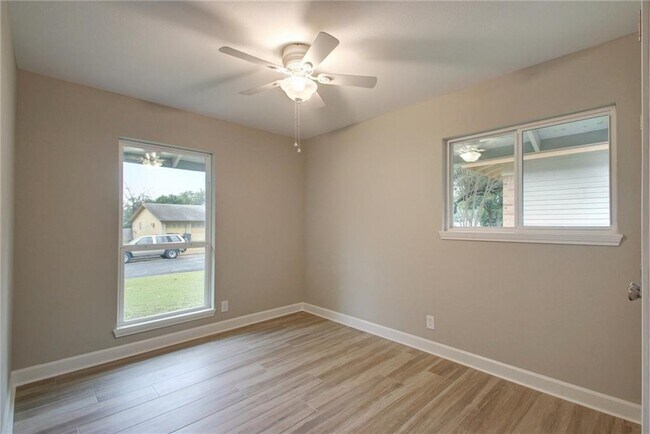 Building Photo - 8808 Clarewood Dr