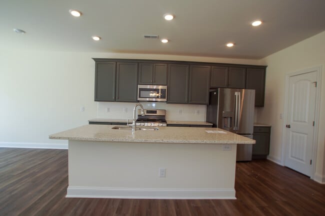 Building Photo - 206 Oakchest Ct