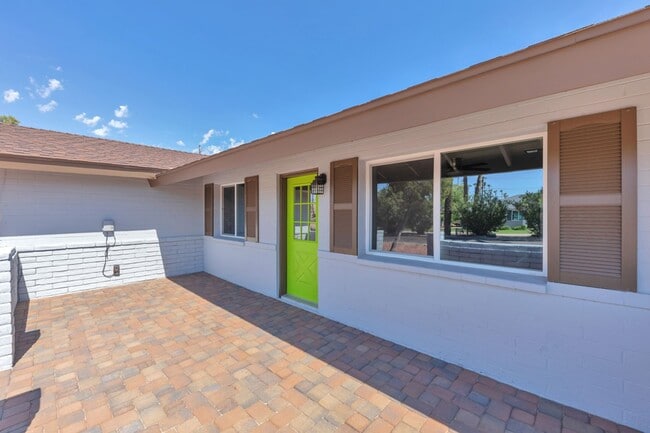 Building Photo - 6-Bedroom, 3-Bath Tempe Home with Private Pool Near ASU