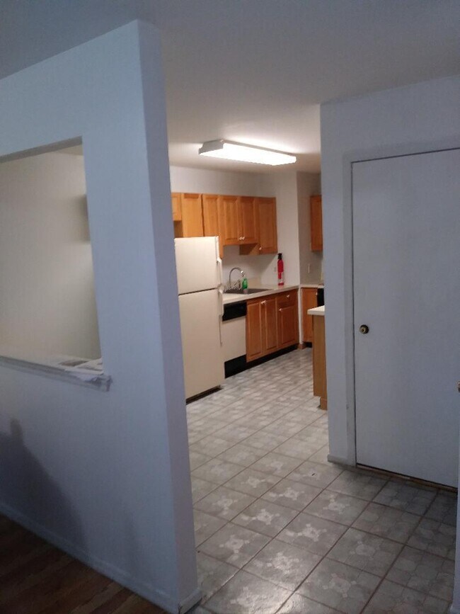 Building Photo - 424 Lackland Ave