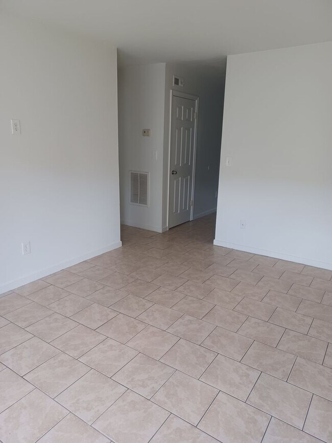 Building Photo - Oceana Duplex
