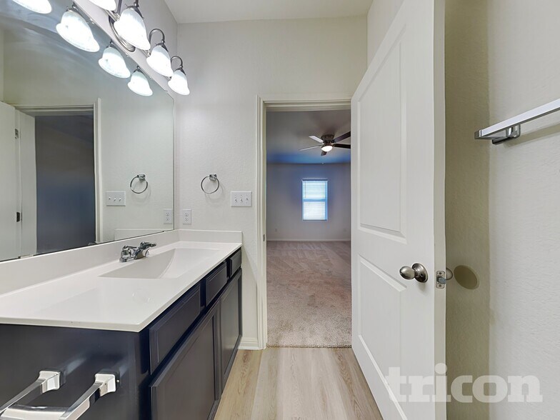 Building Photo - 209 Athena Way