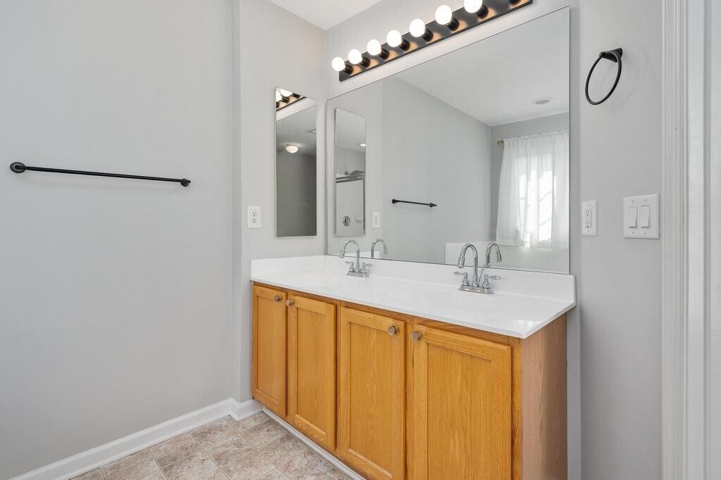 Building Photo - 7333 Althorp Way