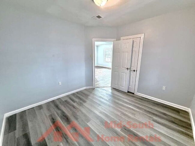 Building Photo - 3738 Townes Ave