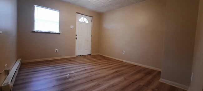 Building Photo - 2911 Clifton Ave