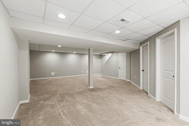Building Photo - 468 Cornell Ct