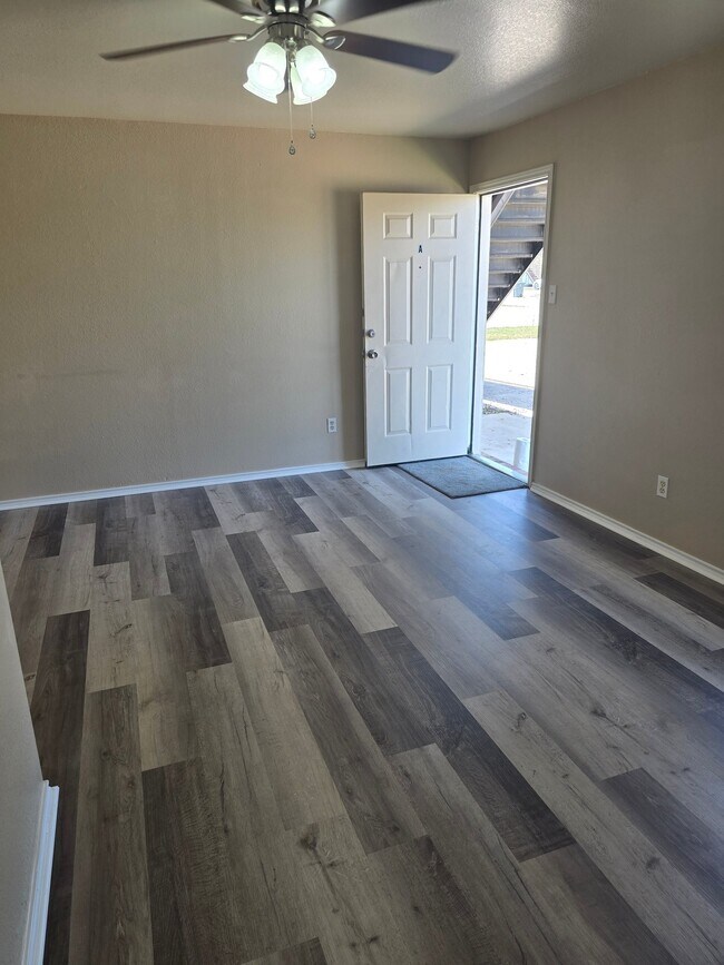 Building Photo - 1108 Horizon Dr