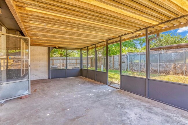 Building Photo - 9611 Camrose Ct