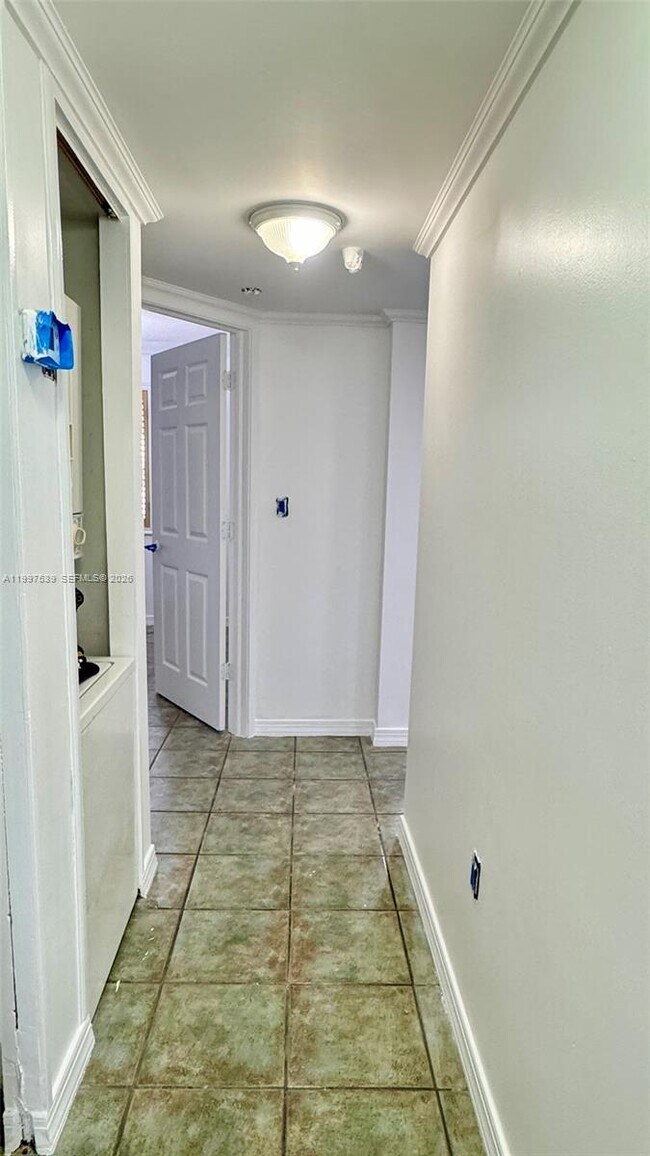 Building Photo - 511 NW 82nd Ave