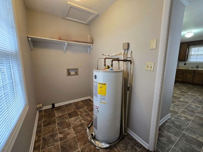 Building Photo - 310 Barkwood Dr