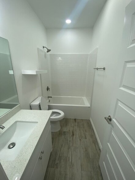 Building Photo - 2914 Maria Dr