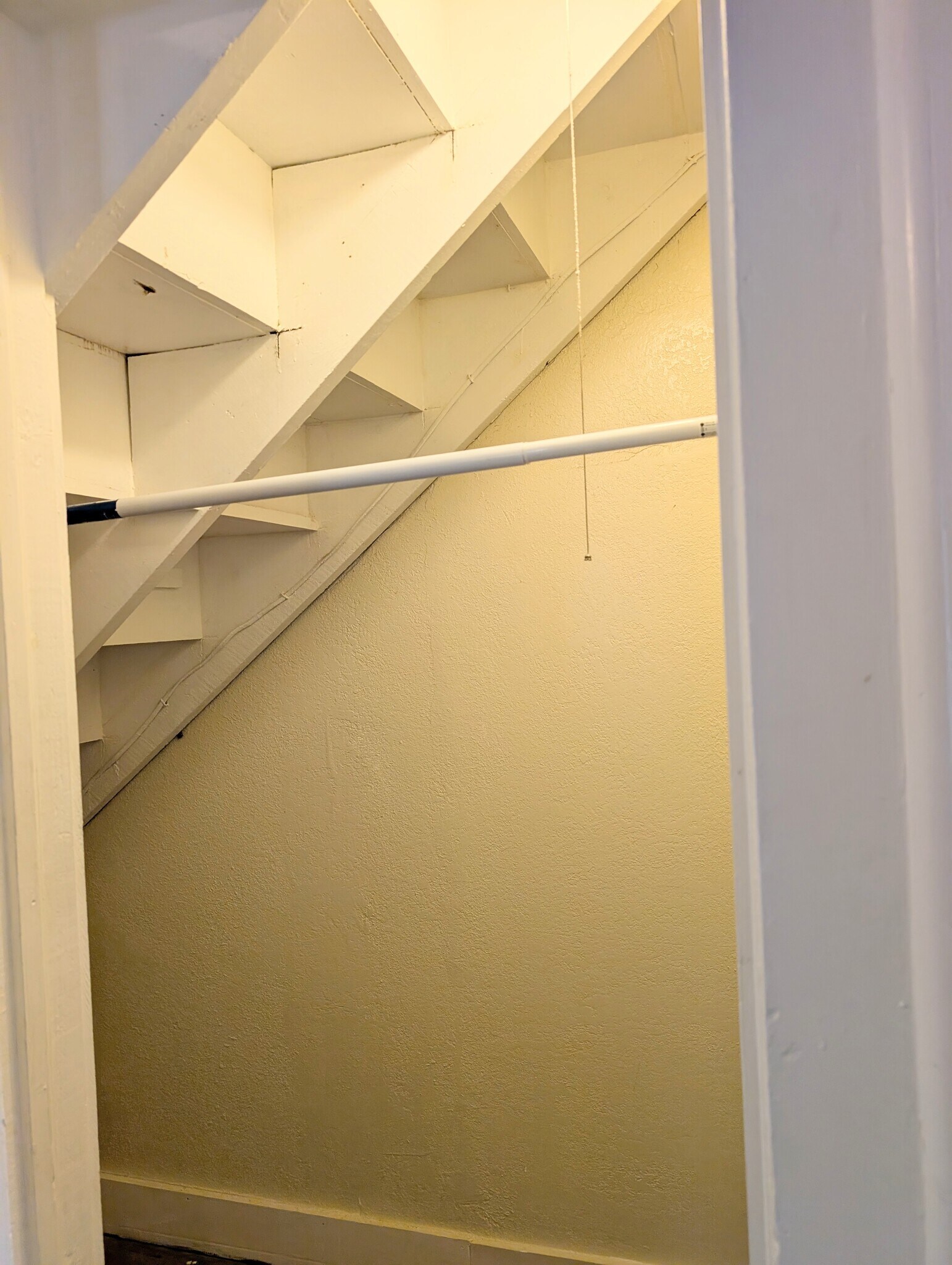 Building Photo - 1826 W Bond St