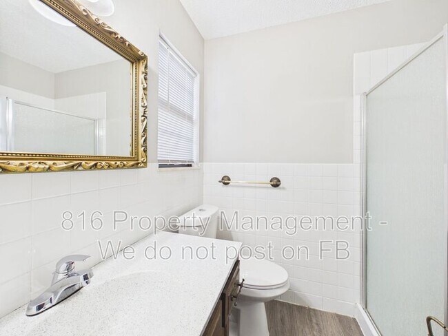 Building Photo - 3929 S Carriage Ln