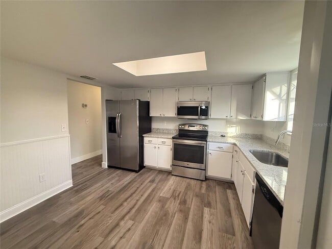 Building Photo - 9744 Tattersall Ave