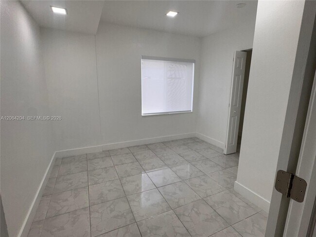 Building Photo - 2416 NW 88th St