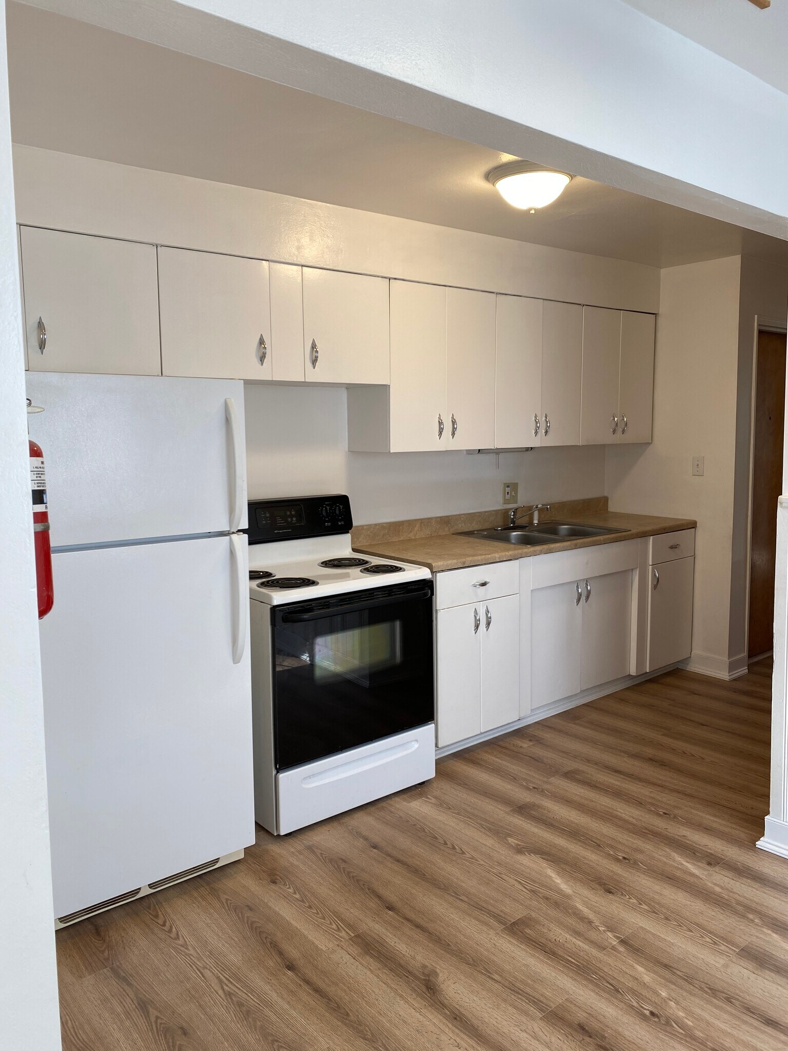 Building Photo - 2200 W Schantz Ave