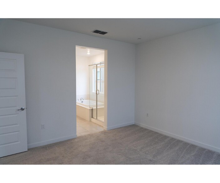 Building Photo - 5348 Liberty Ship Wy