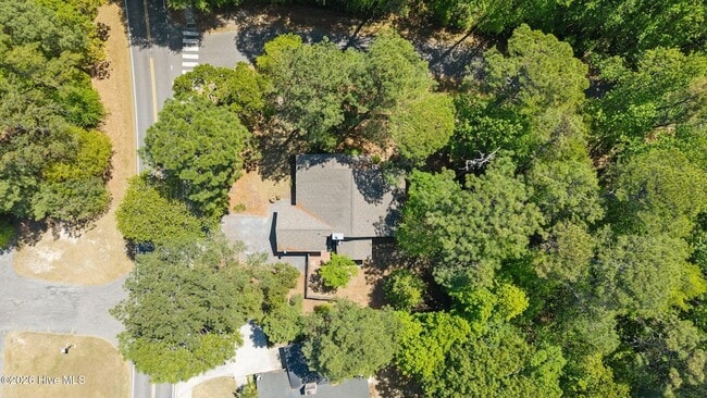 Building Photo - 24 Spring Lake Dr