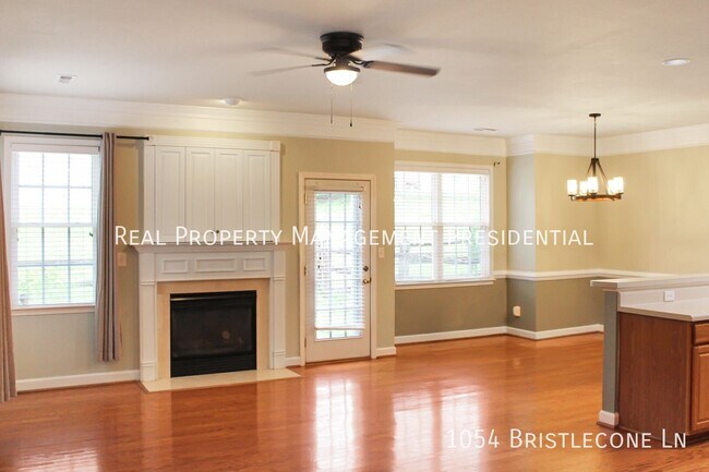 Building Photo - 1054 Bristlecone Ln