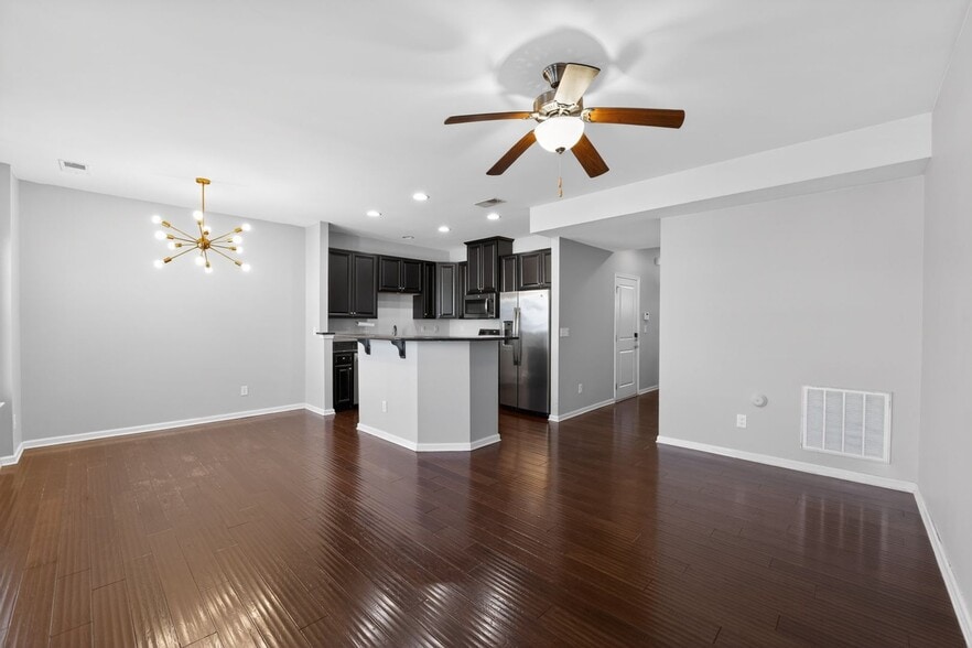 Building Photo - 6402 Terrace View Ct