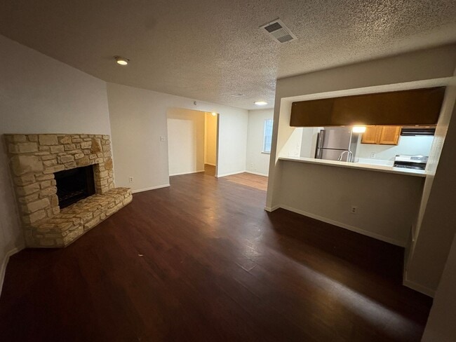 Building Photo - 806 Sirocco Dr