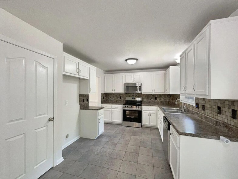 Building Photo - 159 Cloe Court